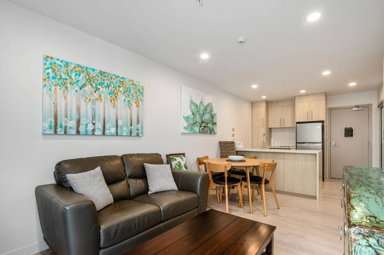 Sky Tower On Your Doorstep! Modern Two Bedroom Окленд Экстерьер фото